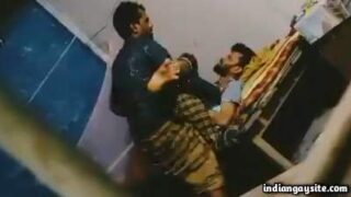Anonymous gay bande kar rahe hain super hot banging.