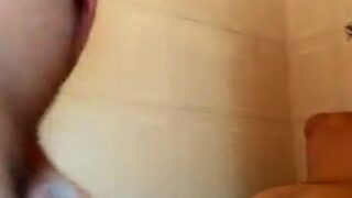 Bada bhai apne chote twink bhai ko bina condom ke chod raha hai.