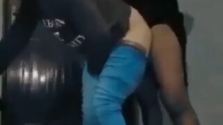 Bahar khule mein, kuch madarchod gays doggy style mein chudai ka aanand le rahe hain, xxx.