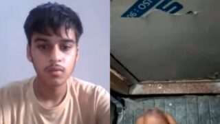 Bathroom clip mein uncut 19 saal ke college dude ka cumshot