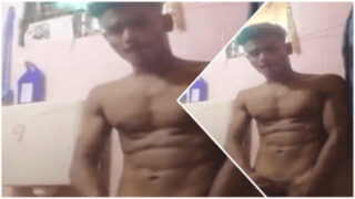 Bathroom mein horny aur nange adult twink ka hilana