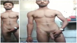 Bhopal ka sexy twink apne juicy boner ko milk kar raha hai