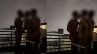 Birthday boy ne outdoor terrace video mein threesome enjoy kiya.