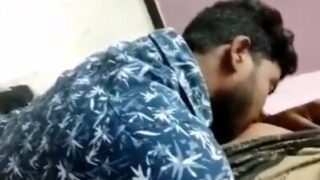 Bistar mein apne dost ke juicy nipples choos raha hoon.