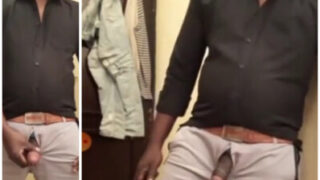 Black shirt mein ek sexy Tamil banda hai aur uska bbc dikh raha hai.