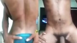 Blue panty wale gays TV dekhte hue intense blowjob kar rahe hain.