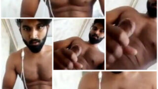 Chennai se ek nude hot gay hunk camshow pe cum karta hai.