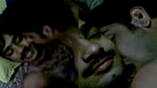 Delhi ke gay couple ka ek dum mast aur garam romance ka purana video.