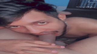 Delhi mein ek sexy young gay ladka, apne dost ke horny daddy se chud gaya.