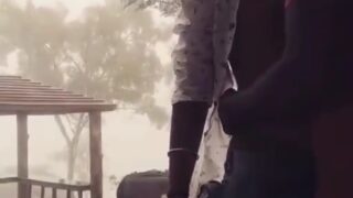 Desi boys ka public mein romance karna aur kiss karna.