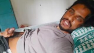 Desi cam boy ka bed mein creampie wala xxx clip