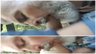 Ek dum budhau aadmi ke face pe bahut zor se aur bina protection ke pel diya.
