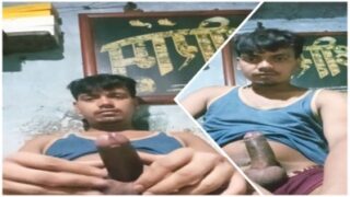 Ek Muslim twink ladka apne bade se cock ke saath khel raha hai.