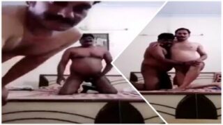 Fem Tamil uncle, woh toh bilkul whore ki tarah fuck kar rahe hain.