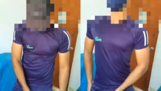 Football player match jeetne ke baad shot le raha hai.