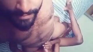 Hot blowjob session mein maze lete huey, kuch launde Tamil mard.
