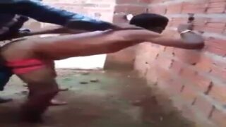 Labourer ki lag gayi jab usne apni payment maangi.