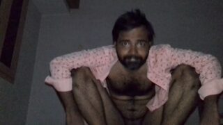 Late night mein, ek chodu uncle aapko apni tight gand dikhaata hai.