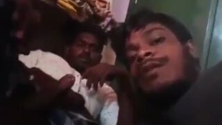 Roommate ki lungi mein chupa hua hai bada juicy black cock.