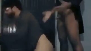 Sex loving fuckers ke beech mein wild gay sex.