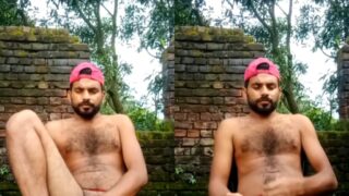 Shimla Pink cap wala launda vacation mein bahar hilata hai.