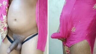 Sundar booby sissy shemale bhabi hilake muth maar rahi hai