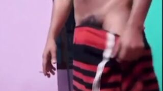 Towel mein bada lund tease karta hua hot hunk strip kar raha hai.